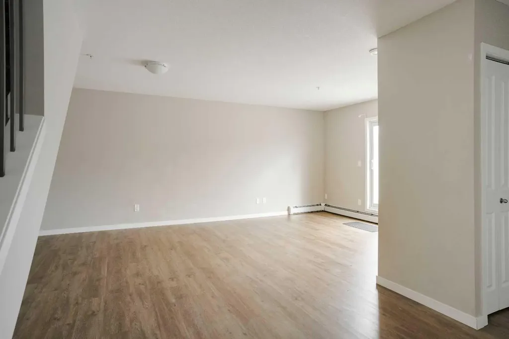 201 Abasand Drive Fort Mcmurray AB T9J 1H9