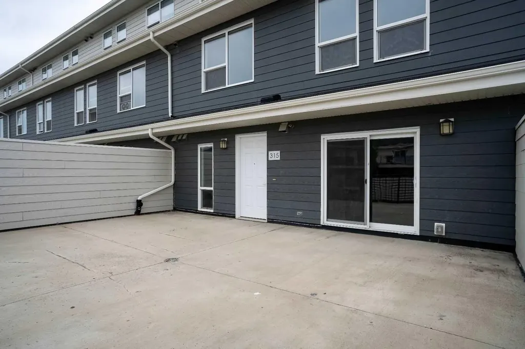 201 Abasand Drive Fort Mcmurray AB T9J 1H9
