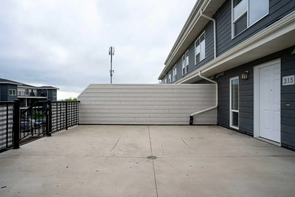201 Abasand Drive Fort Mcmurray AB T9J 1H9