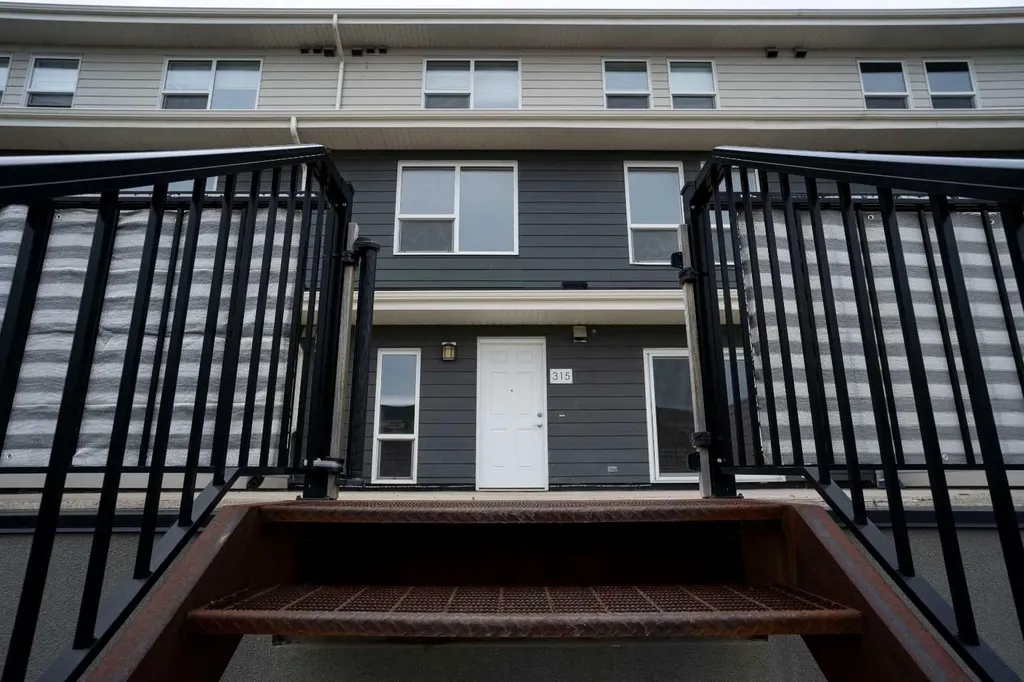201 Abasand Drive Fort Mcmurray AB T9J 1H9