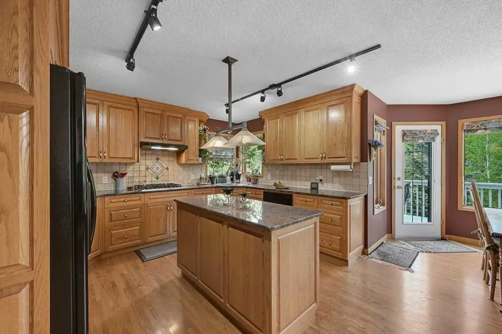 158 Valley Glen Heights NW Calgary AB T3B 5P9