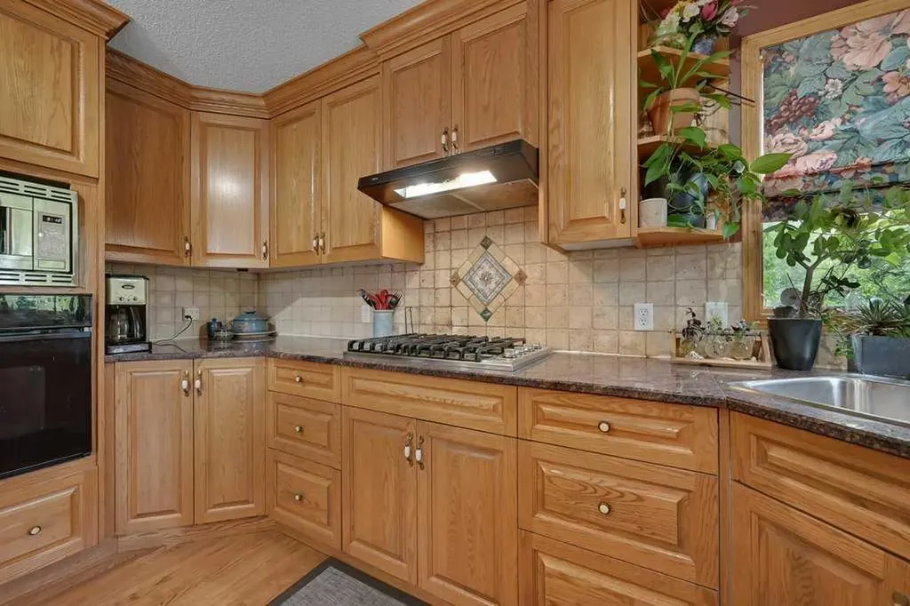 158 Valley Glen Heights NW Calgary AB T3B 5P9