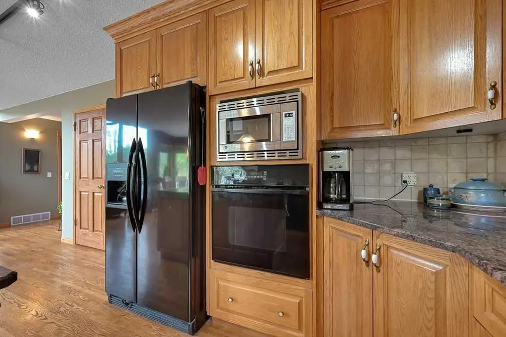 158 Valley Glen Heights NW Calgary AB T3B 5P9