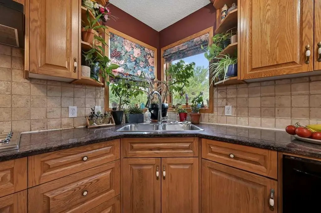 158 Valley Glen Heights NW Calgary AB T3B 5P9