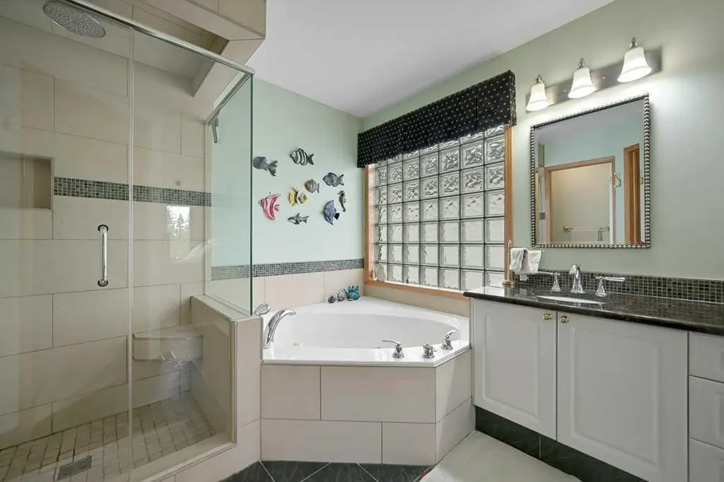 158 Valley Glen Heights NW Calgary AB T3B 5P9