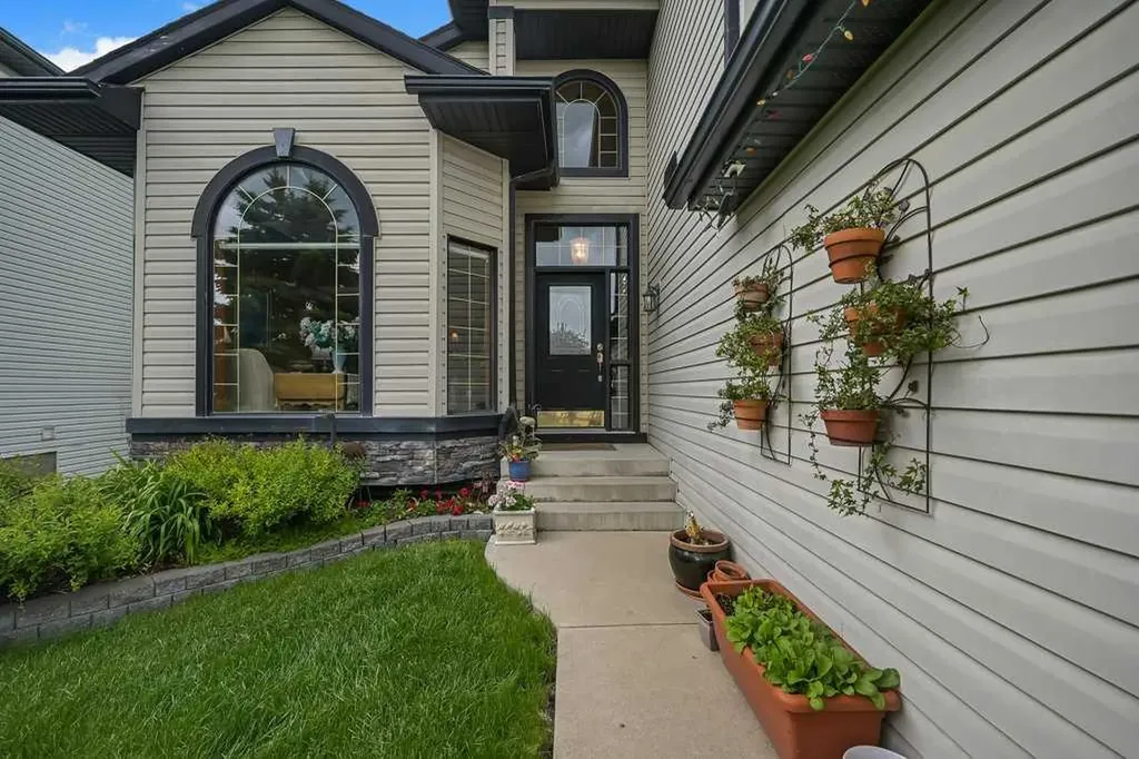 158 Valley Glen Heights NW Calgary AB T3B 5P9
