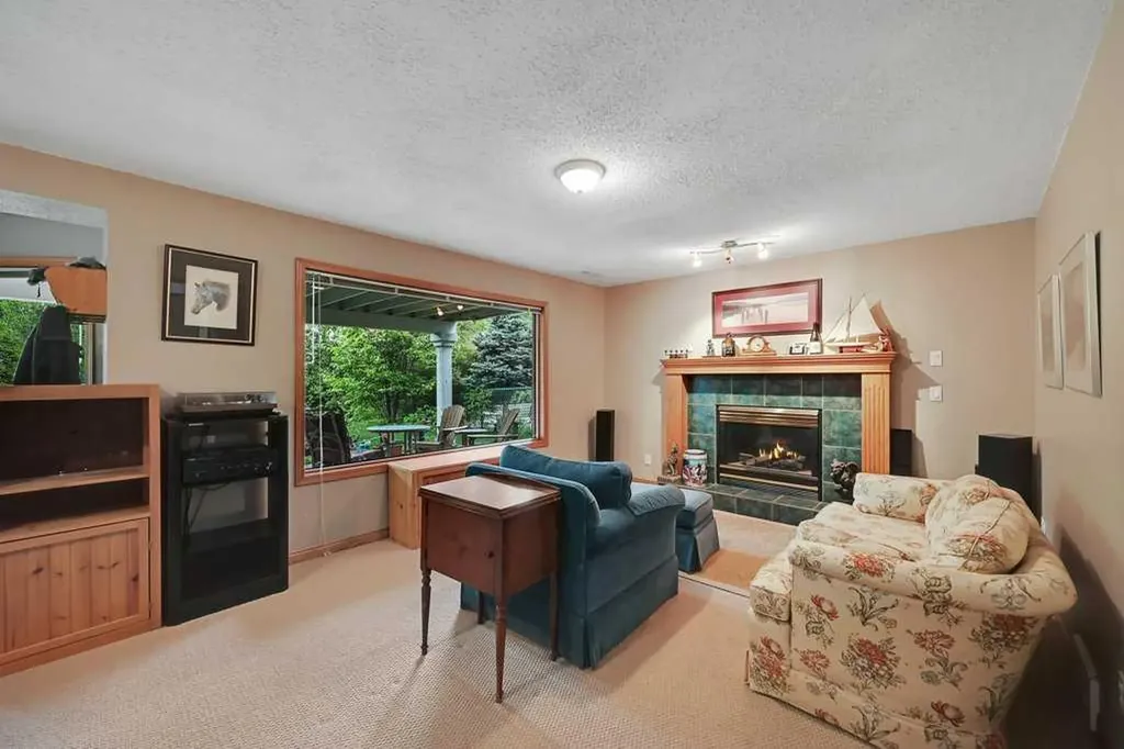 158 Valley Glen Heights NW Calgary AB T3B 5P9