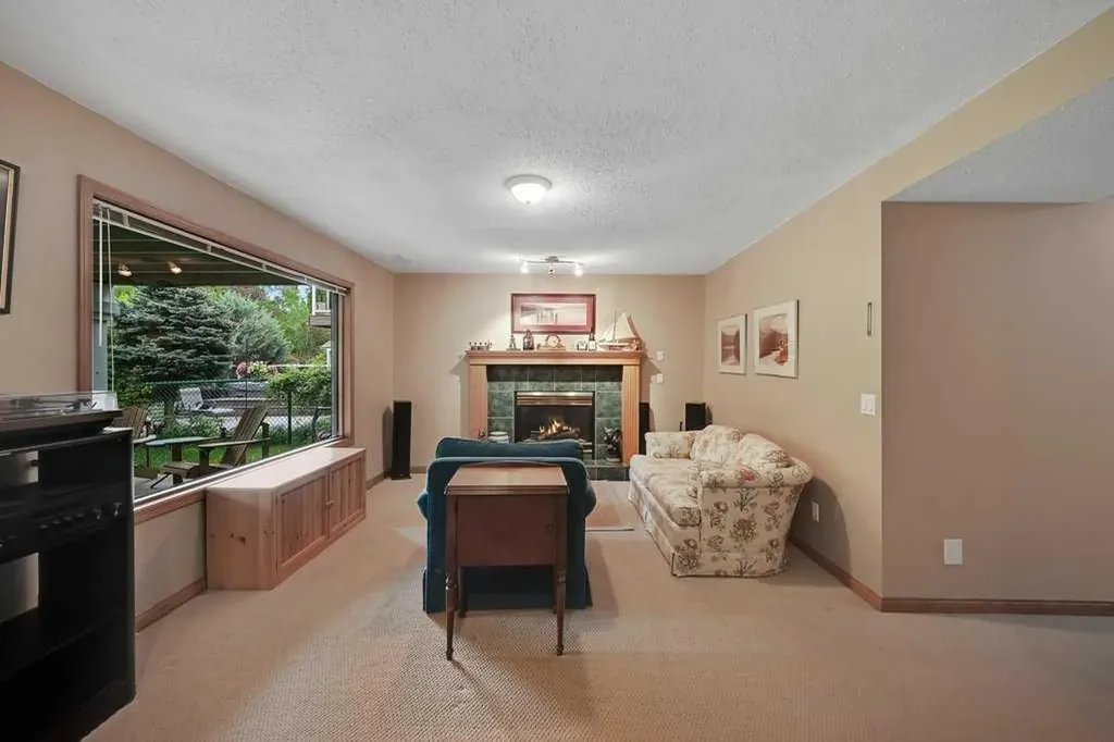 158 Valley Glen Heights NW Calgary AB T3B 5P9