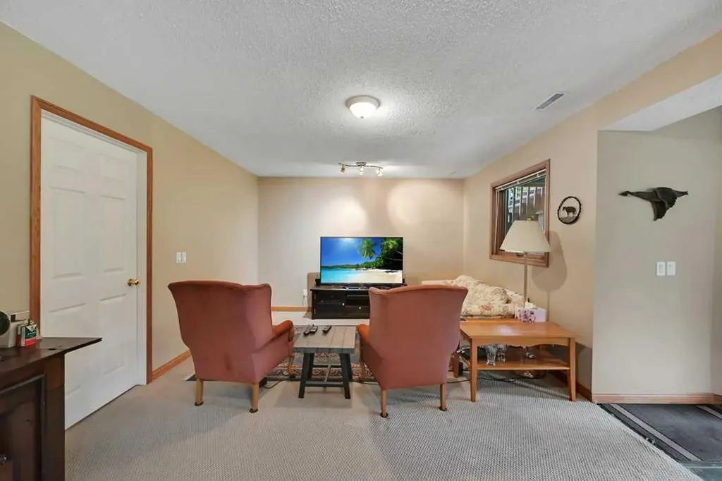 158 Valley Glen Heights NW Calgary AB T3B 5P9