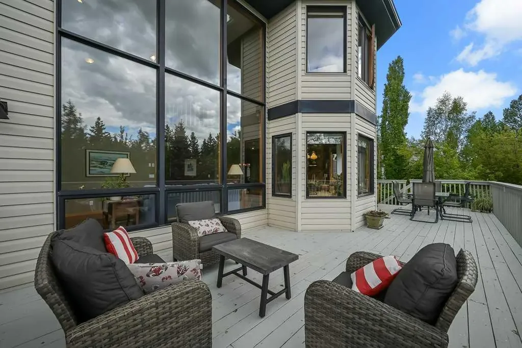 158 Valley Glen Heights NW Calgary AB T3B 5P9
