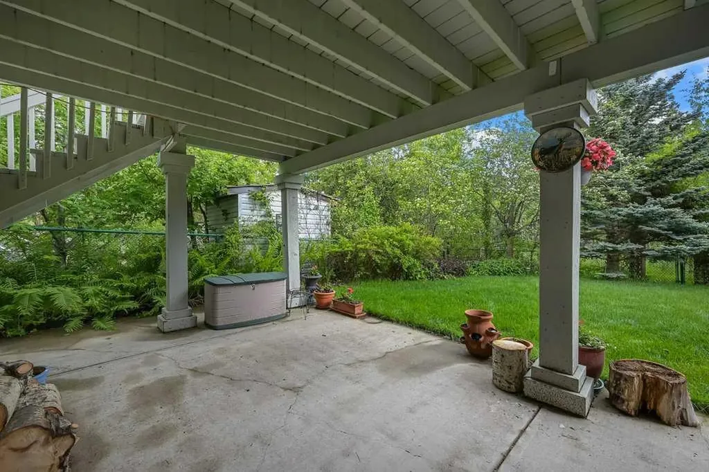 158 Valley Glen Heights NW Calgary AB T3B 5P9
