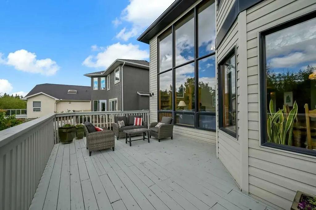158 Valley Glen Heights NW Calgary AB T3B 5P9