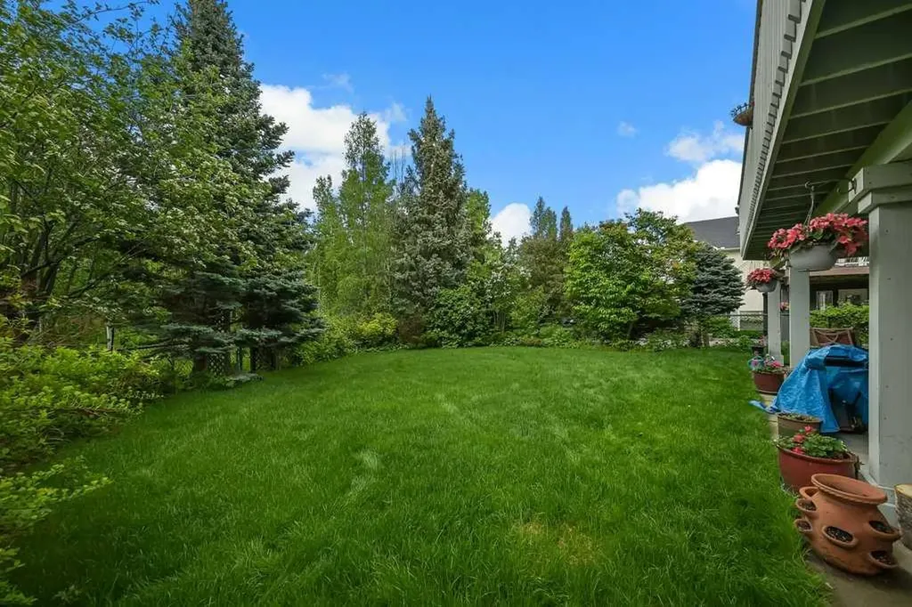 158 Valley Glen Heights NW Calgary AB T3B 5P9
