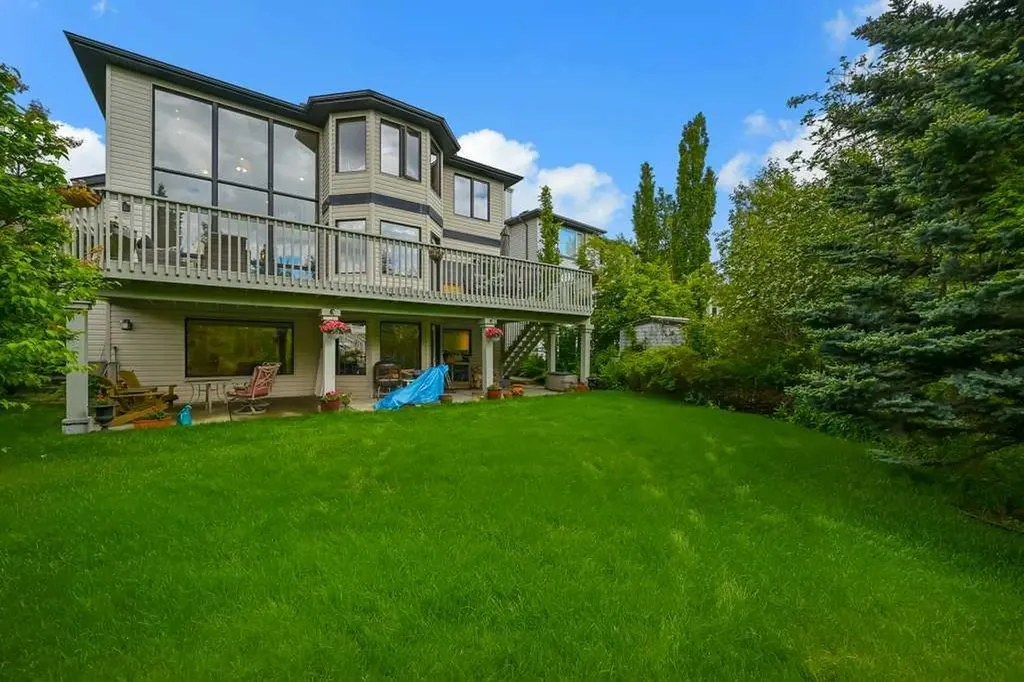 158 Valley Glen Heights NW Calgary AB T3B 5P9
