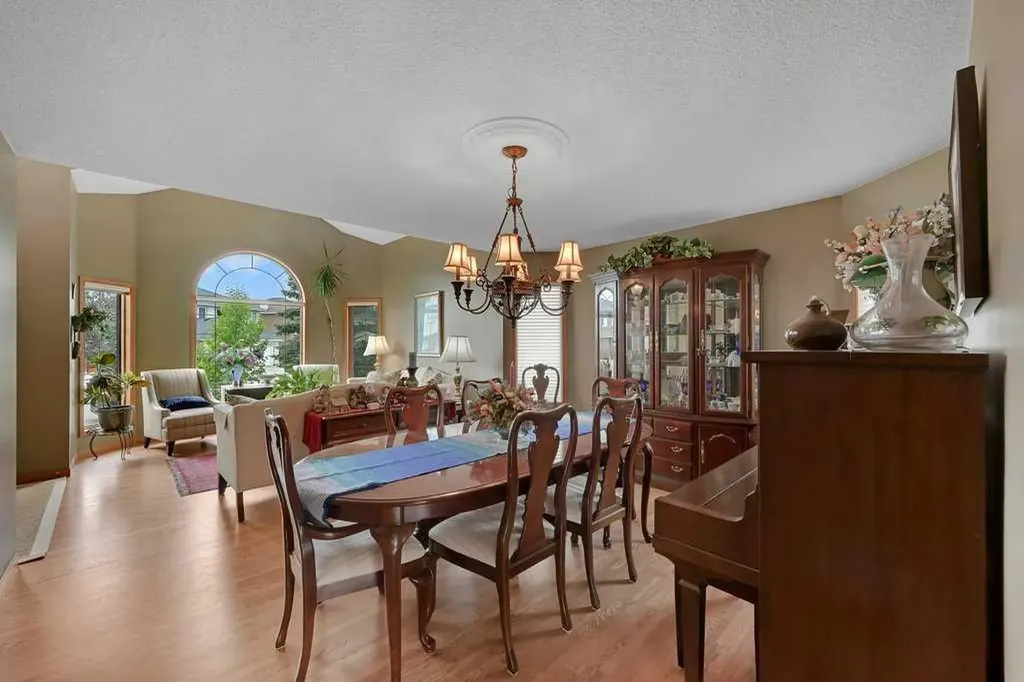 158 Valley Glen Heights NW Calgary AB T3B 5P9