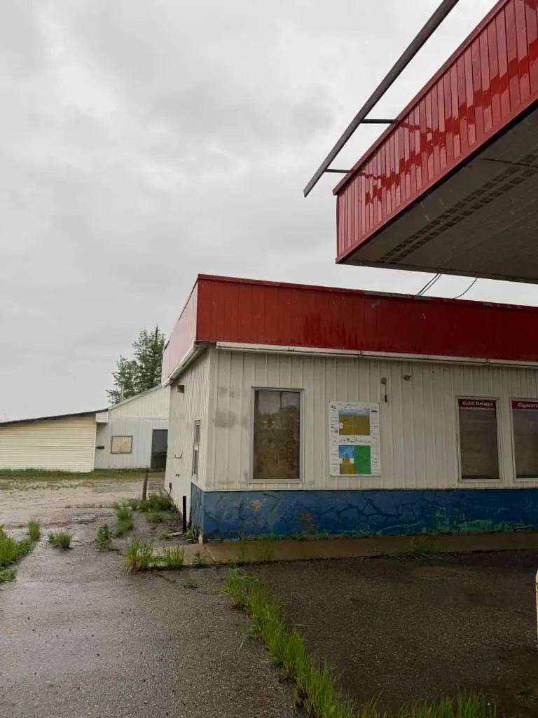 4916A 50 Avenue Grassland AB T0A1V0