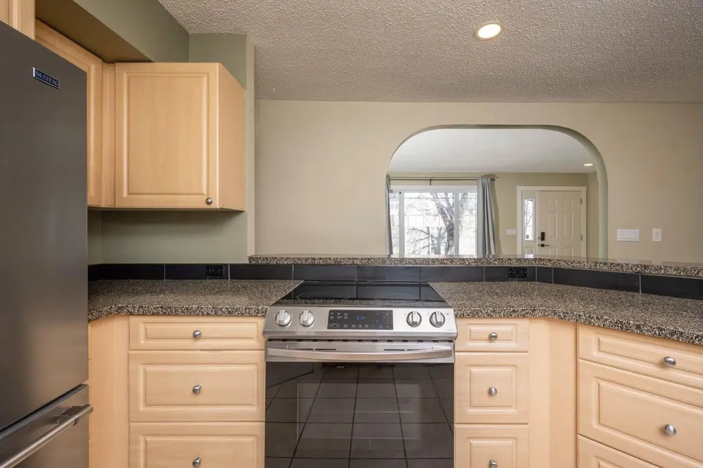 6031 Lacombe Way SW Calgary AB T3E5T4