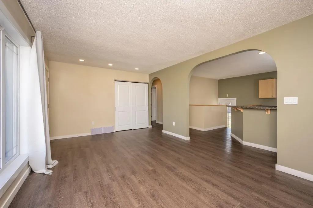 6031 Lacombe Way SW Calgary AB T3E5T4