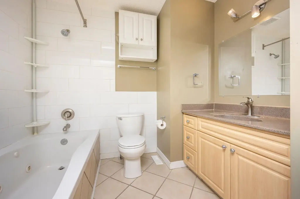 6031 Lacombe Way SW Calgary AB T3E5T4