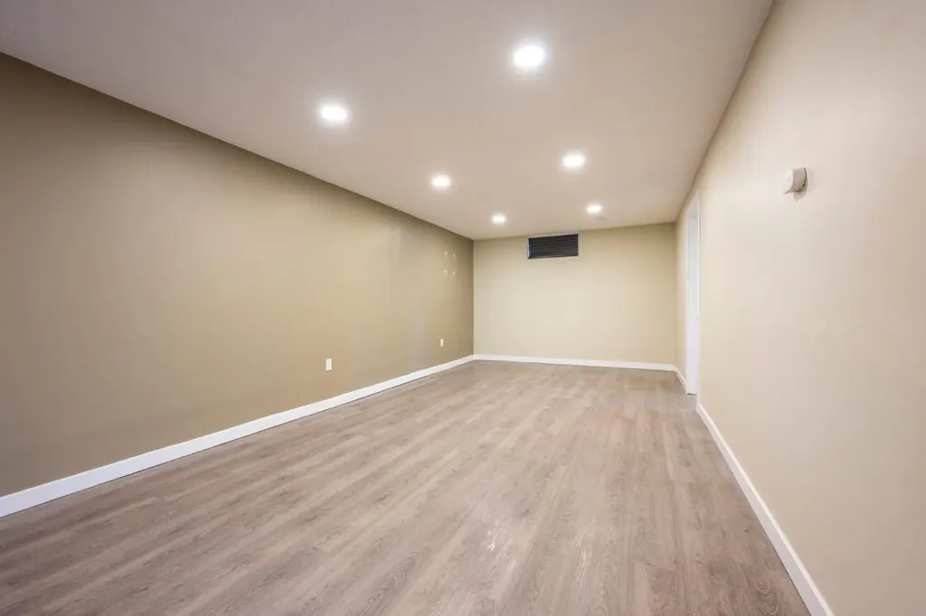 6031 Lacombe Way SW Calgary AB T3E5T4