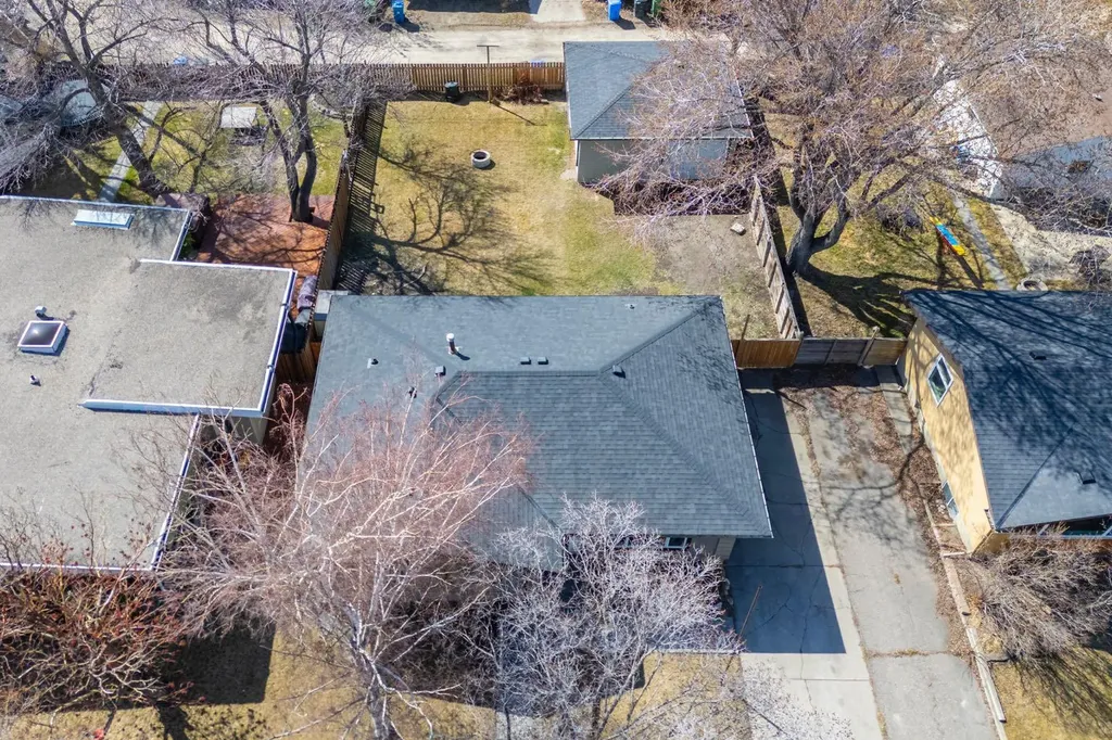 6031 Lacombe Way SW Calgary AB T3E5T4
