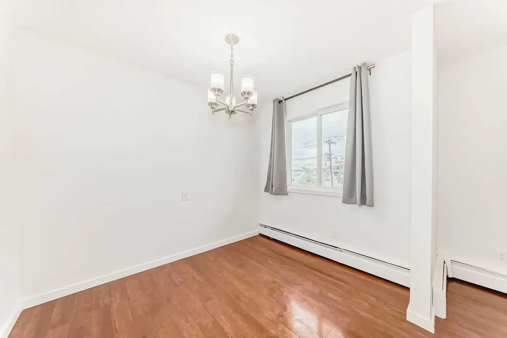 10838 108 Street NW Edmonton AB T5H 3A6