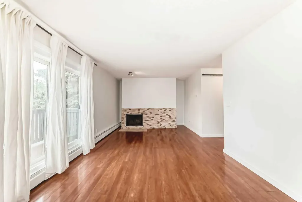 10838 108 Street NW Edmonton AB T5H 3A6