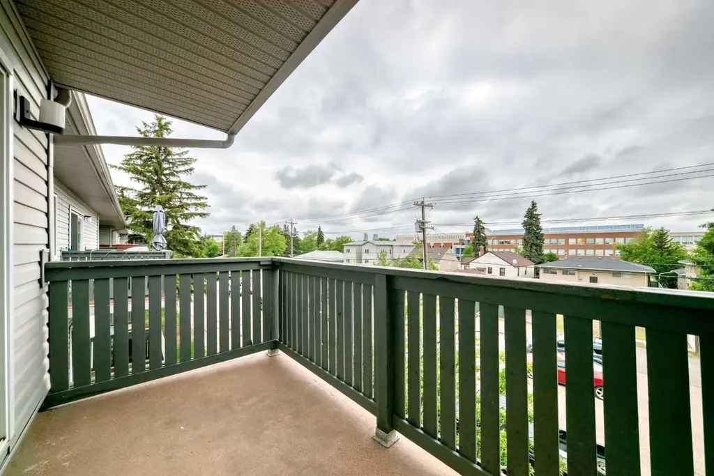 10838 108 Street NW Edmonton AB T5H 3A6