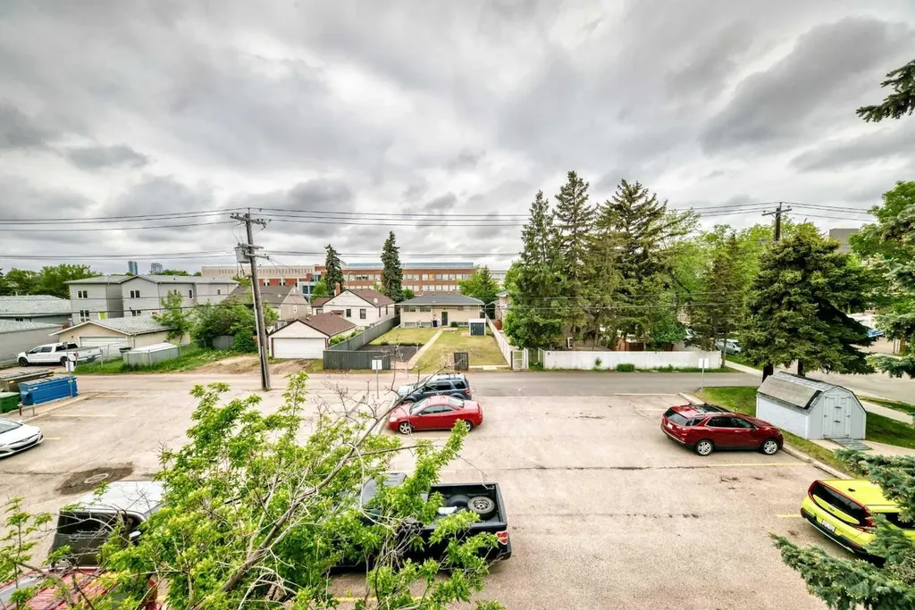 10838 108 Street NW Edmonton AB T5H 3A6