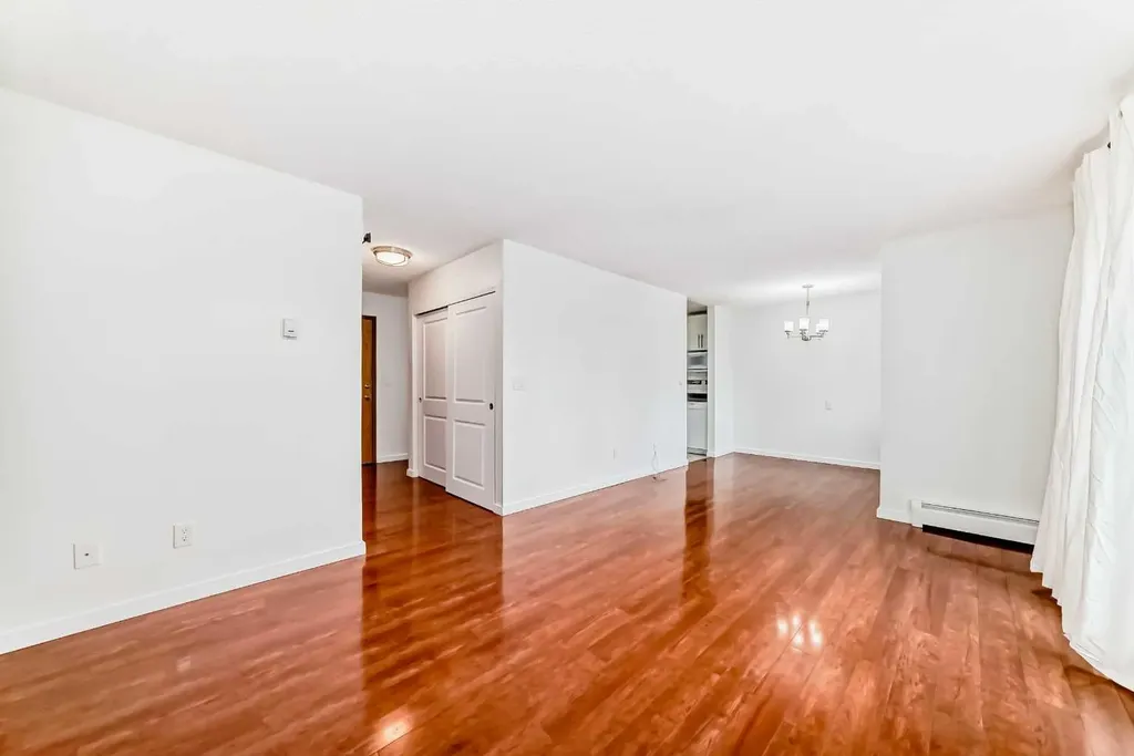 10838 108 Street NW Edmonton AB T5H 3A6
