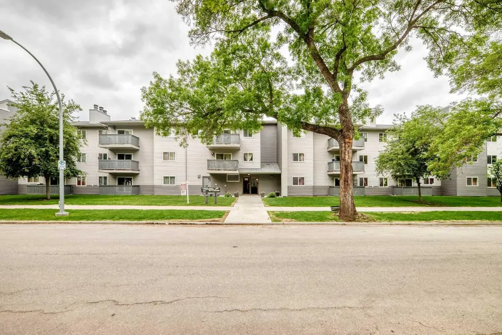 10838 108 Street NW Edmonton AB T5H 3A6