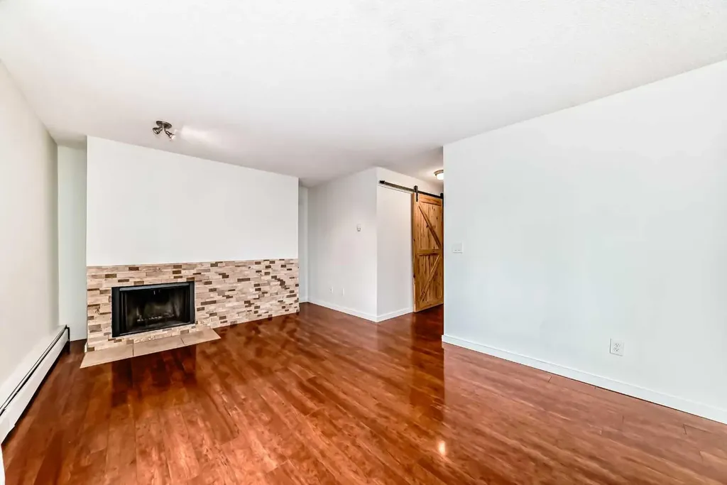 10838 108 Street NW Edmonton AB T5H 3A6
