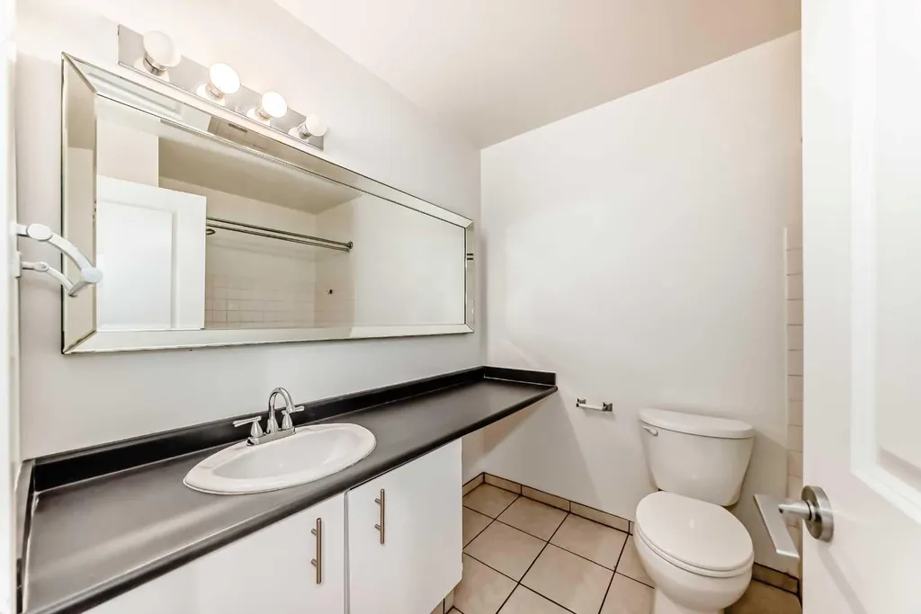 10838 108 Street NW Edmonton AB T5H 3A6