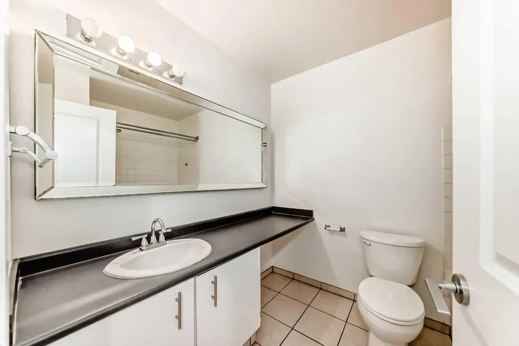 10838 108 Street NW Edmonton AB T5H 3A6