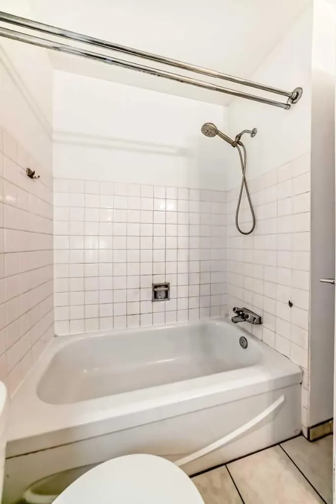 10838 108 Street NW Edmonton AB T5H 3A6