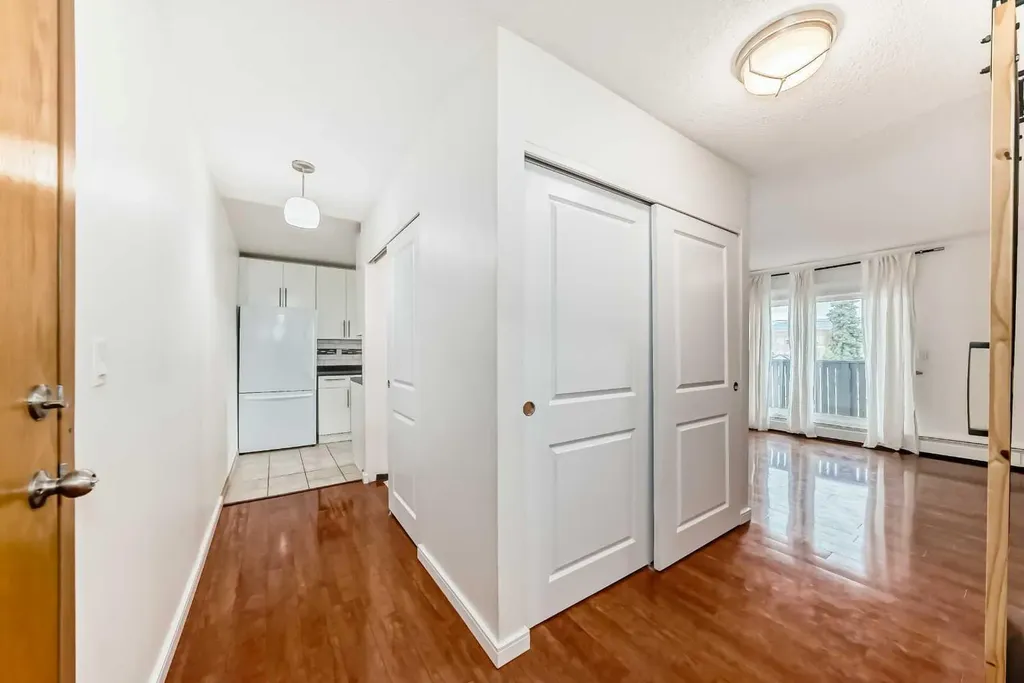 10838 108 Street NW Edmonton AB T5H 3A6
