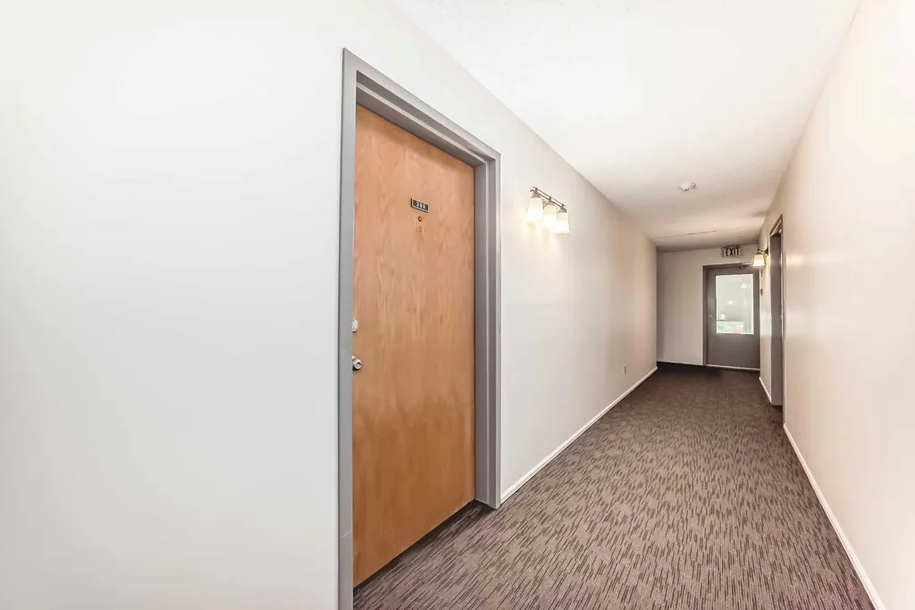 10838 108 Street NW Edmonton AB T5H 3A6