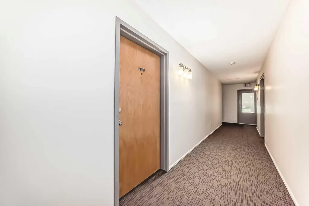 10838 108 Street NW Edmonton AB T5H 3A6