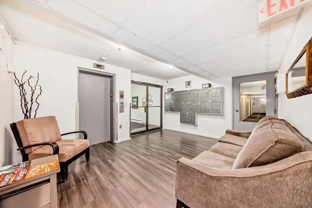 10838 108 Street NW Edmonton AB T5H 3A6