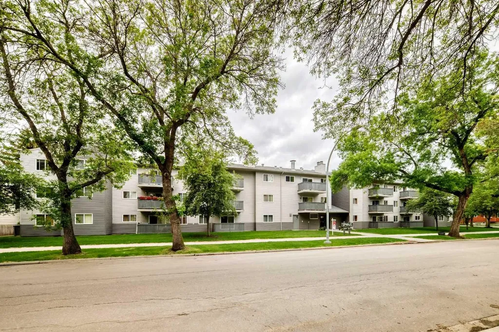 10838 108 Street NW Edmonton AB T5H 3A6