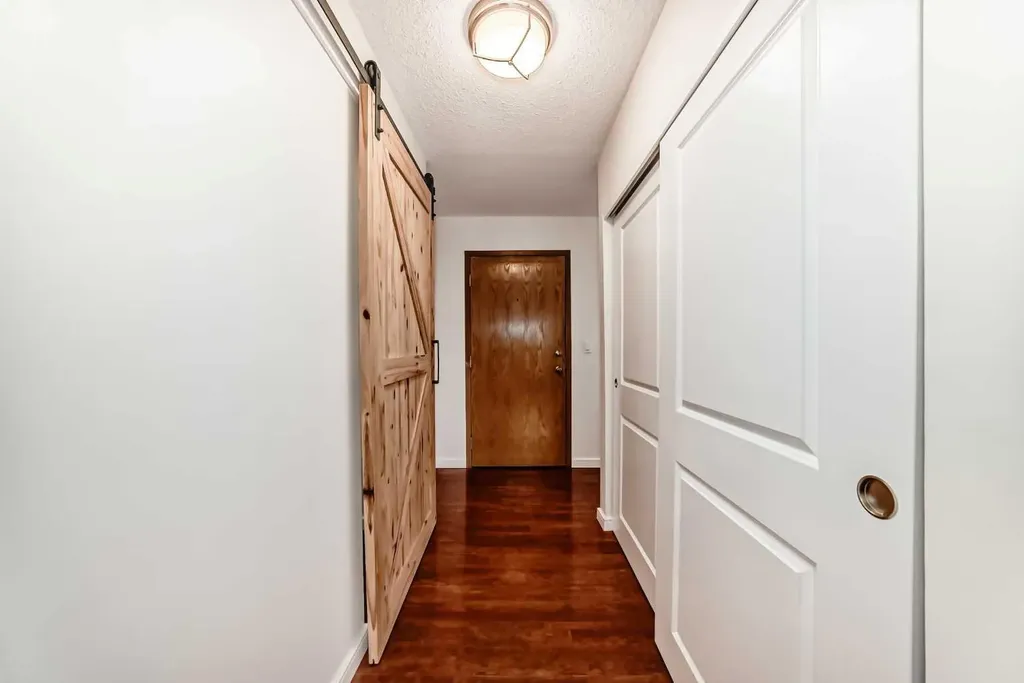 10838 108 Street NW Edmonton AB T5H 3A6