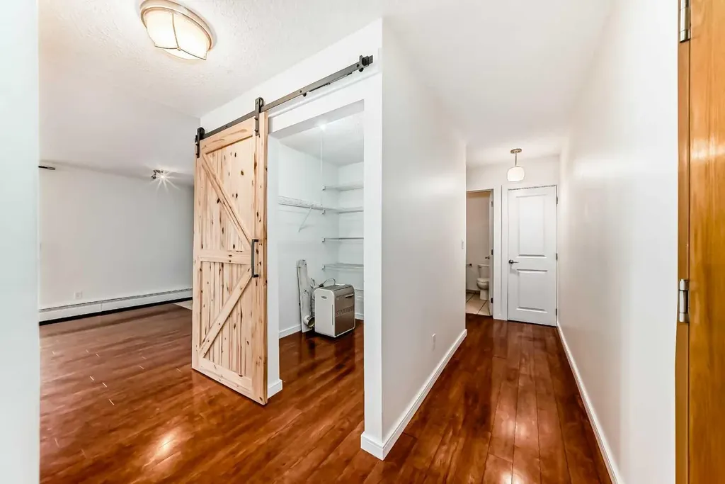 10838 108 Street NW Edmonton AB T5H 3A6