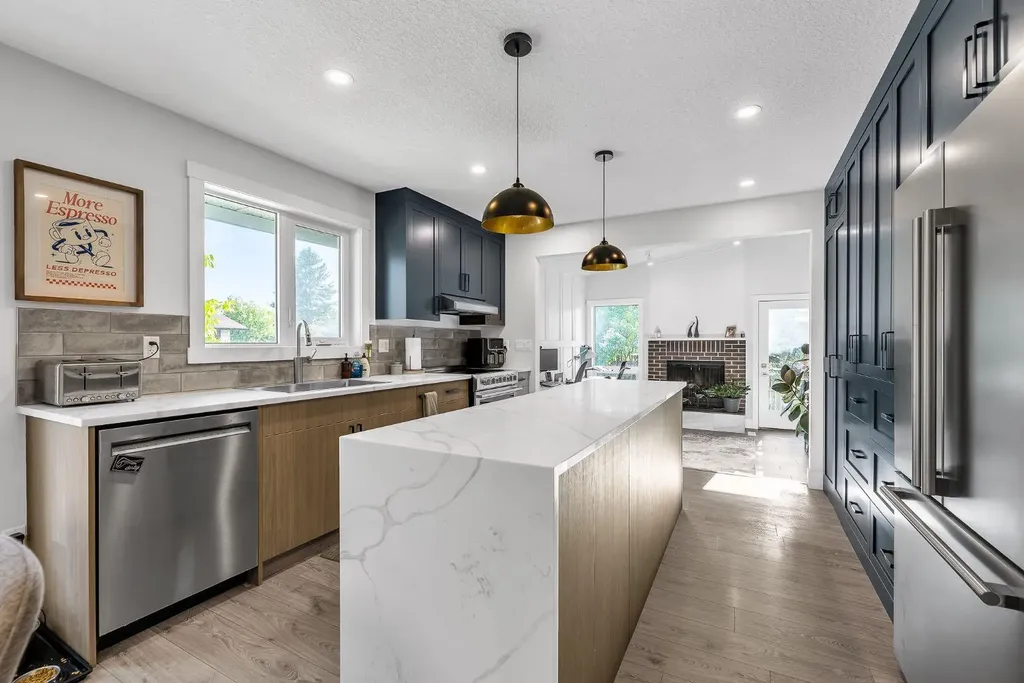 120 Woodbrook Close SW Calgary AB T2W4E9
