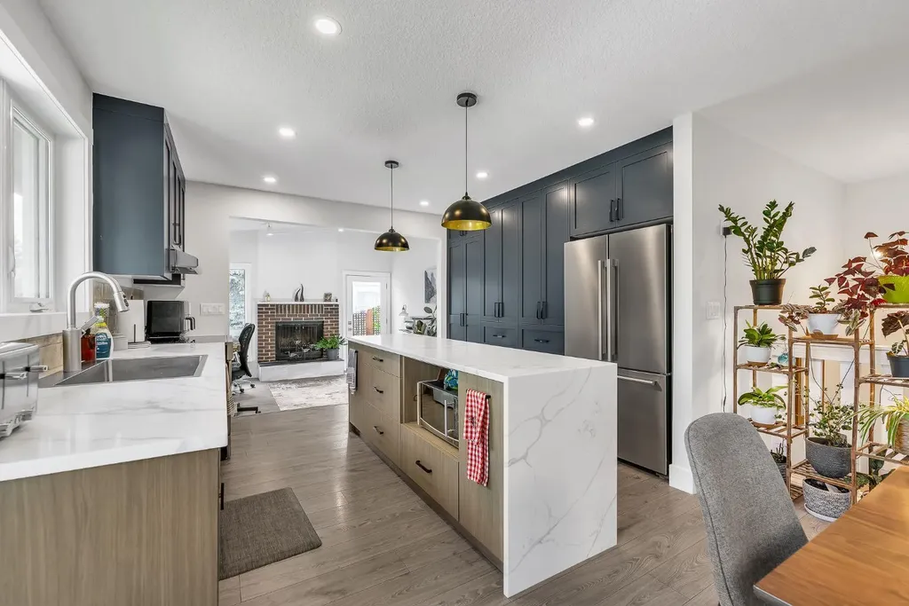 120 Woodbrook Close SW Calgary AB T2W4E9