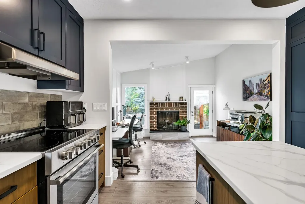 120 Woodbrook Close SW Calgary AB T2W4E9
