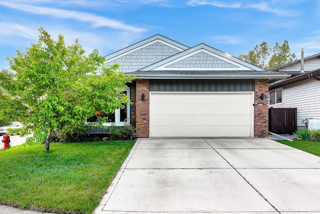 120 Woodbrook Close SW Calgary AB T2W4E9