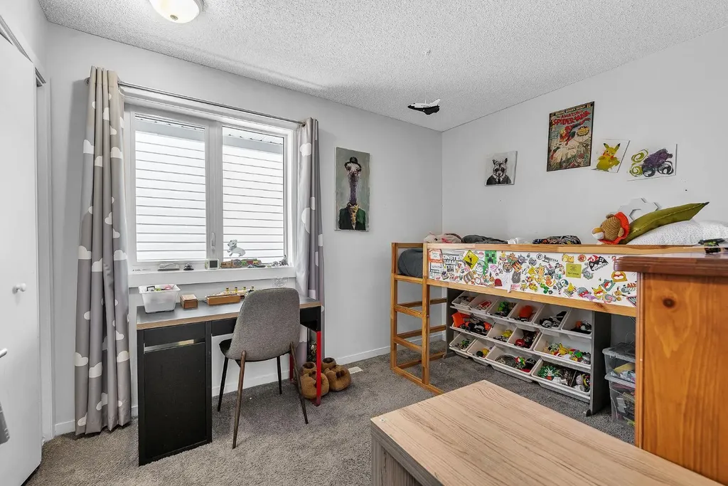 120 Woodbrook Close SW Calgary AB T2W4E9