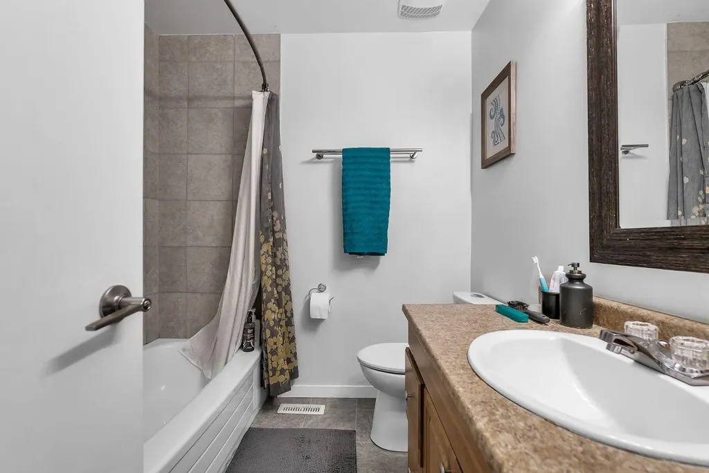 120 Woodbrook Close SW Calgary AB T2W4E9
