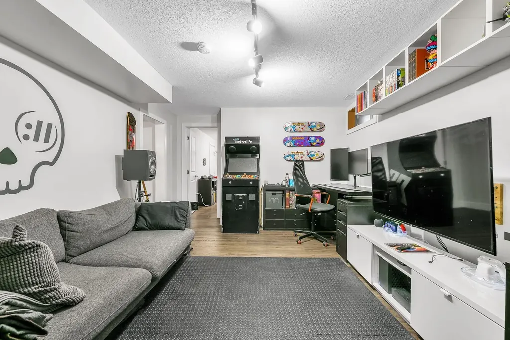 120 Woodbrook Close SW Calgary AB T2W4E9