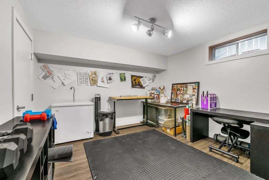 120 Woodbrook Close SW Calgary AB T2W4E9